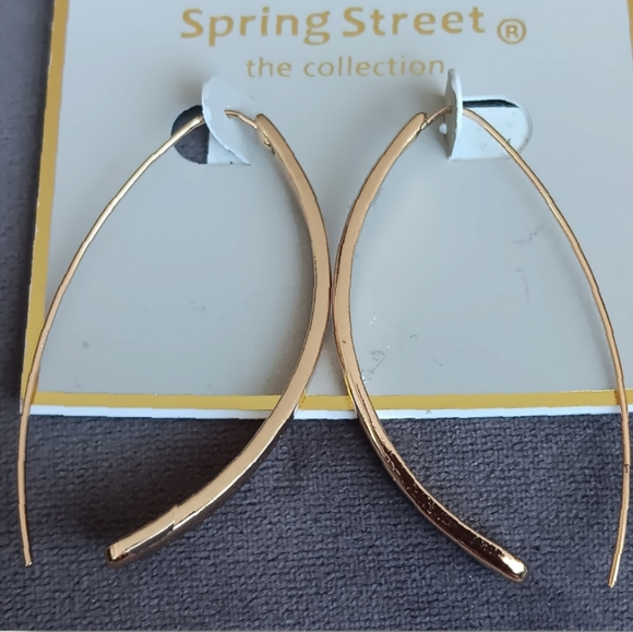 Spring Street Gold Earrings BRAND NEW WITH TAGS - Picture 3 of 4